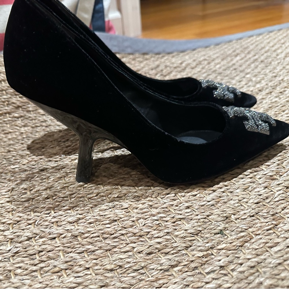 New in box Black Velvet Tory Burch heels